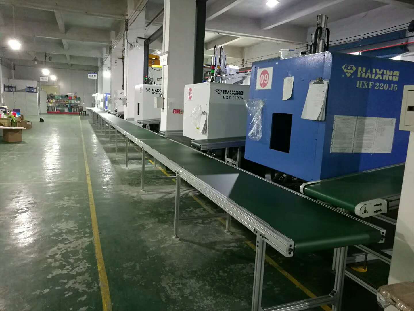 Robot and Conveyor assembly line